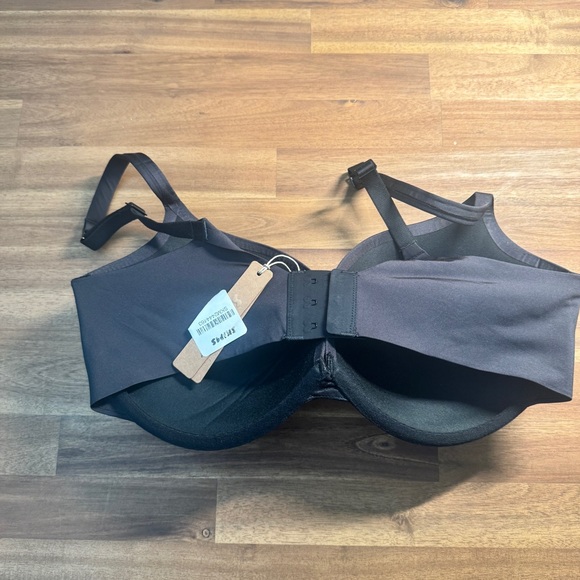 SKIMS Onyx Ultimate Push Up Plunge Bra - Picture 2 of 7